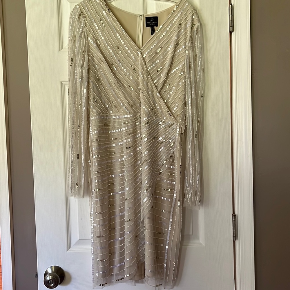 Adriana Papell off white beaded dress ✨🤍